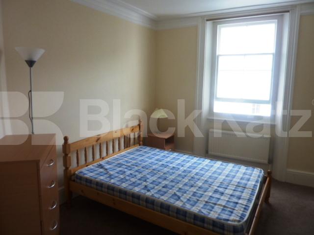 			IDEAL FOR 3 SHARERS!, 2 Bedroom, 1 bath, 1 reception Flat			 Old Marylebone Road, MARLEBONE